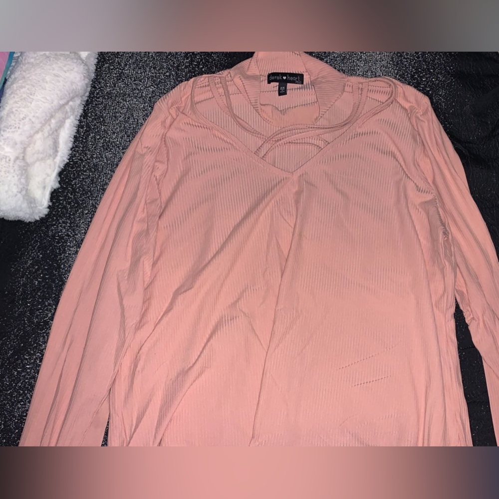 Cut neck design really cute shirt size xxl
